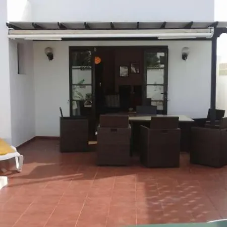 Sleeps 6 Pool Wifi Apartment *