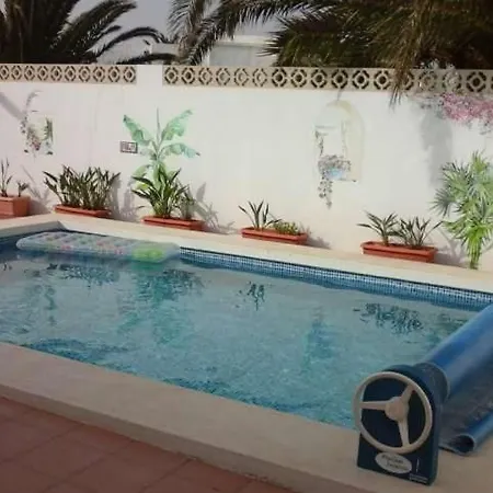 Apartment Sleeps 6 Pool Wifi